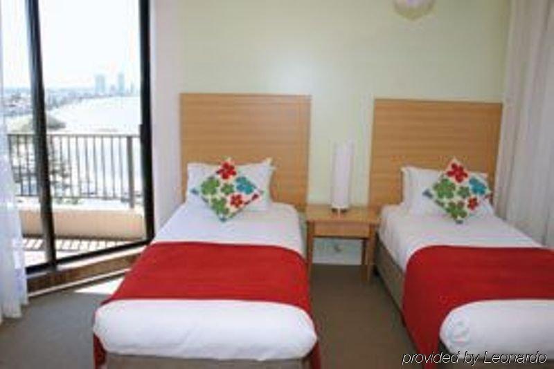 Sandy Point Beach Resort Gold Coast Exterior photo